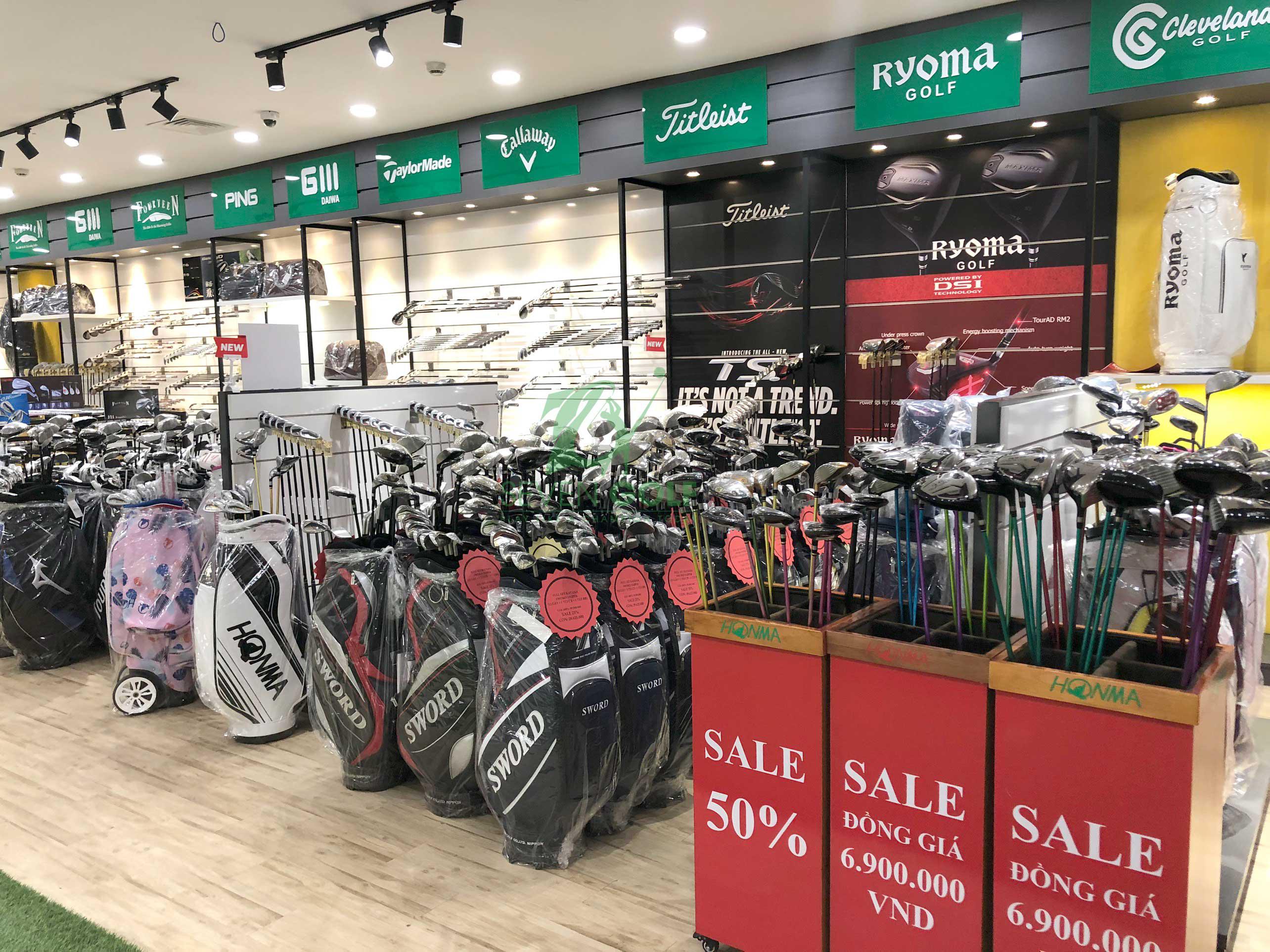 Giáng sinh đến gần - sale tưng bừng